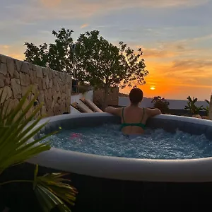 https://vivienda-sostenible-vistas-espectaculares.in-canary-islands.com